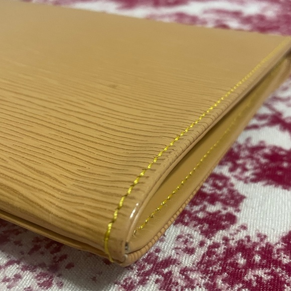 Louis Vuitton Epi Leather Clutch Bag - Picture 10 of 15
